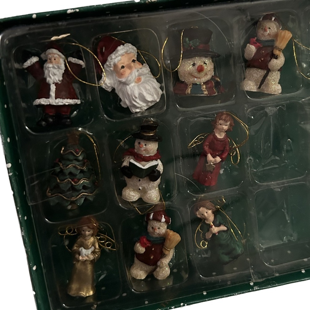 $10 sale VNTG DILLARDS MINIATURE CHRISTMAS ORNAMENTS 10 COUNT GOLD STRING
